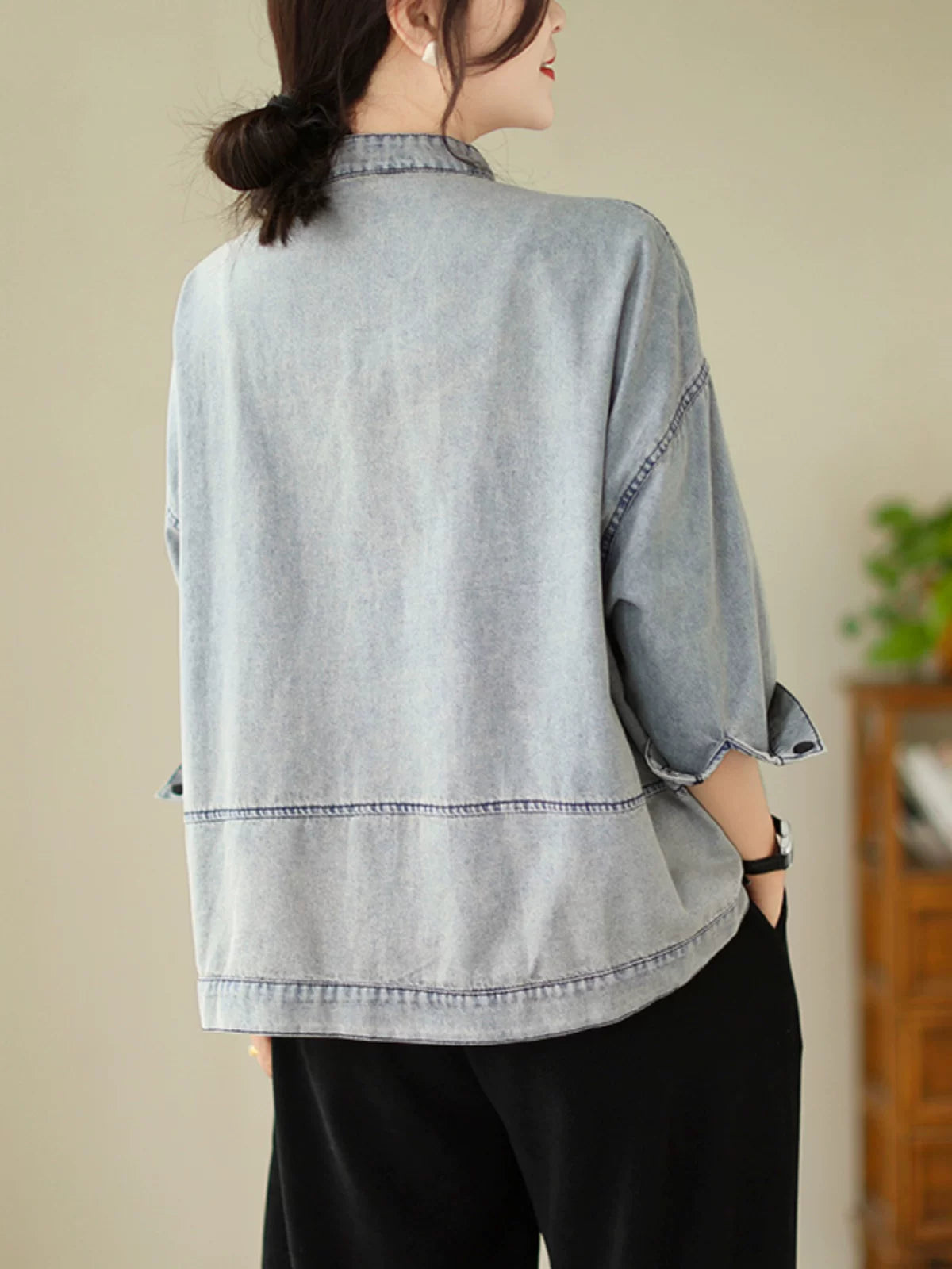 Áo Khoác Jean Denim Cổ Đứng Wash Cũ – Phong Cách Vintage Workwear Hàn Quốc