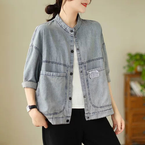 Áo Khoác Jean Denim Cổ Đứng Wash Cũ – Phong Cách Vintage Workwear Hàn Quốc