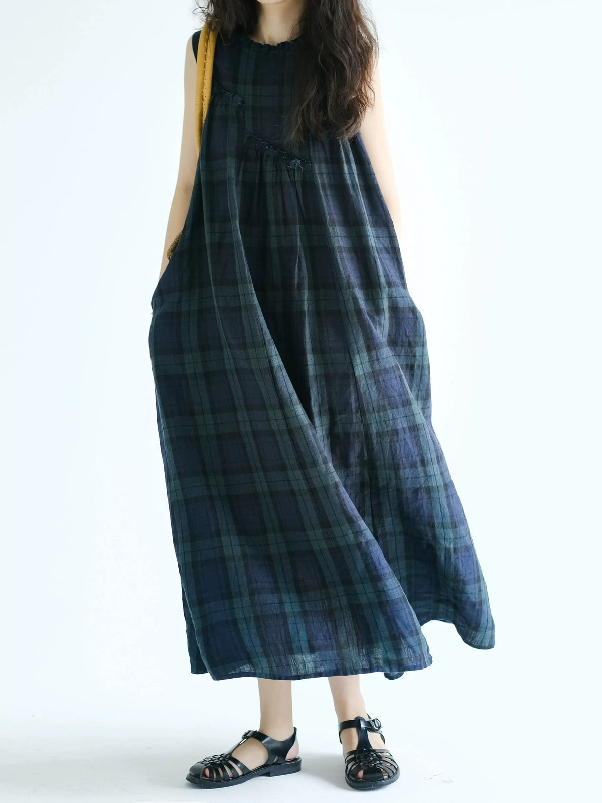 Đầm Sát Nách Cotton Linen Kẻ Caro Phối Bèo – Dáng Dài Bigsize, Hè 2026