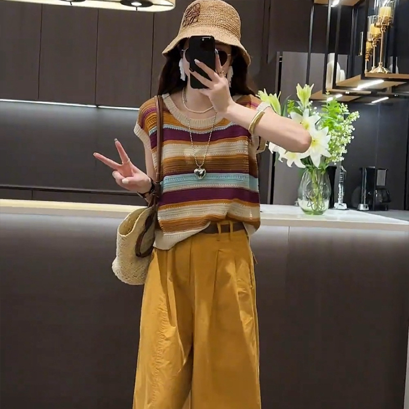 Set Áo Thun Kẻ Sọc Phối Màu + Quần Casual – Phong Cách Nhẹ Nhàng, Hè 2026