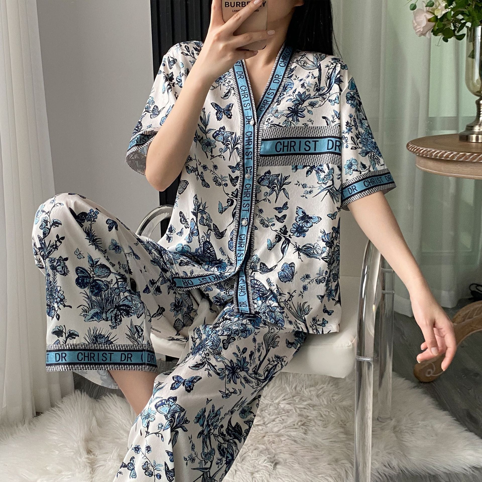 Đồ ngủ Pijama lụa cao cấp 3 món họa tiết xanh hoàng gia sang trọng DN418240