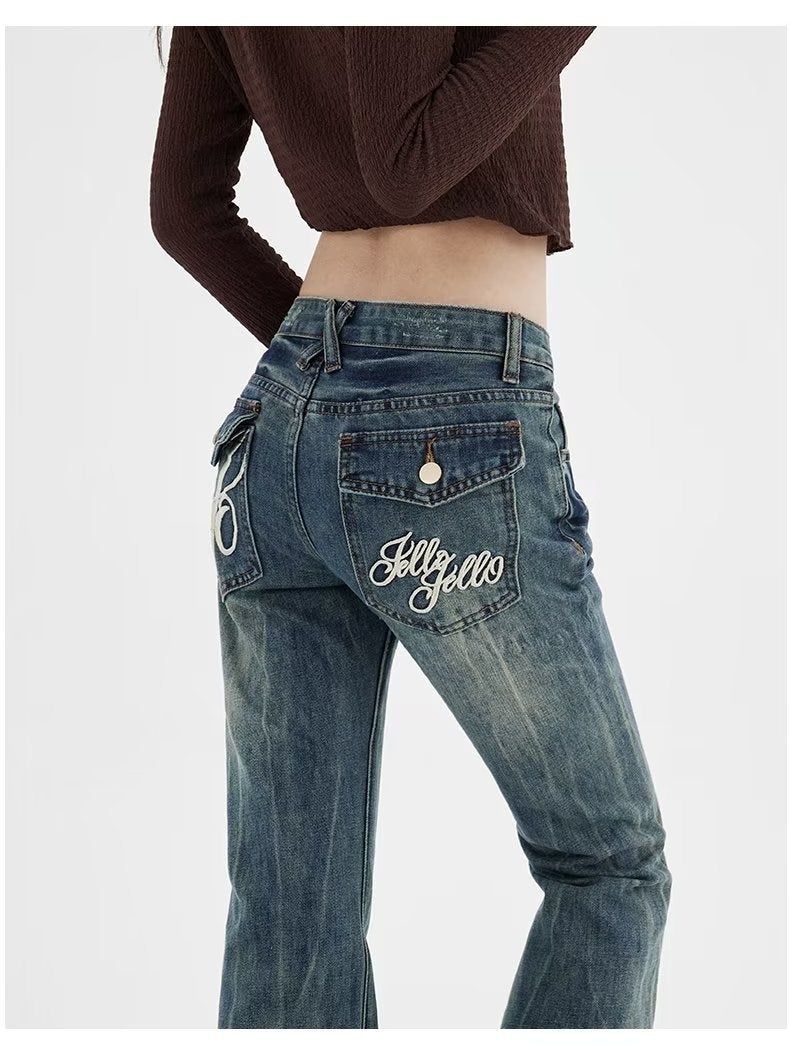 Quần jeans ống loe cạp trễ cổ điển phong cách Mỹ thêu họa tiết QJ030250