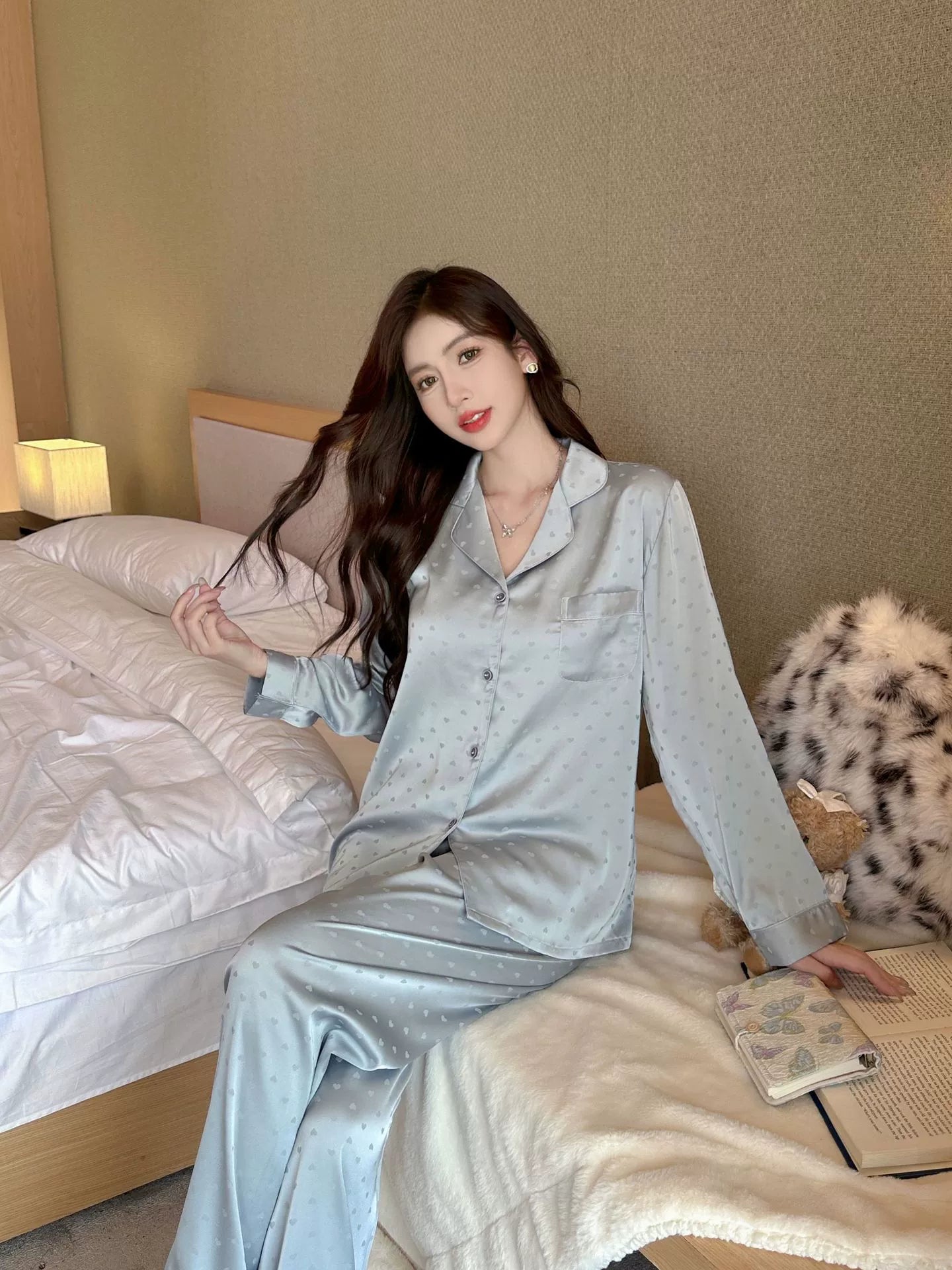 Bộ Đồ Ngủ Pijama Nữ Lụa Băng Dệt Hoa Văn Chìm - Áo Dài Tay Cổ Bẻ Phối Quần Dài, Thanh Lịch Cỡ Lớn