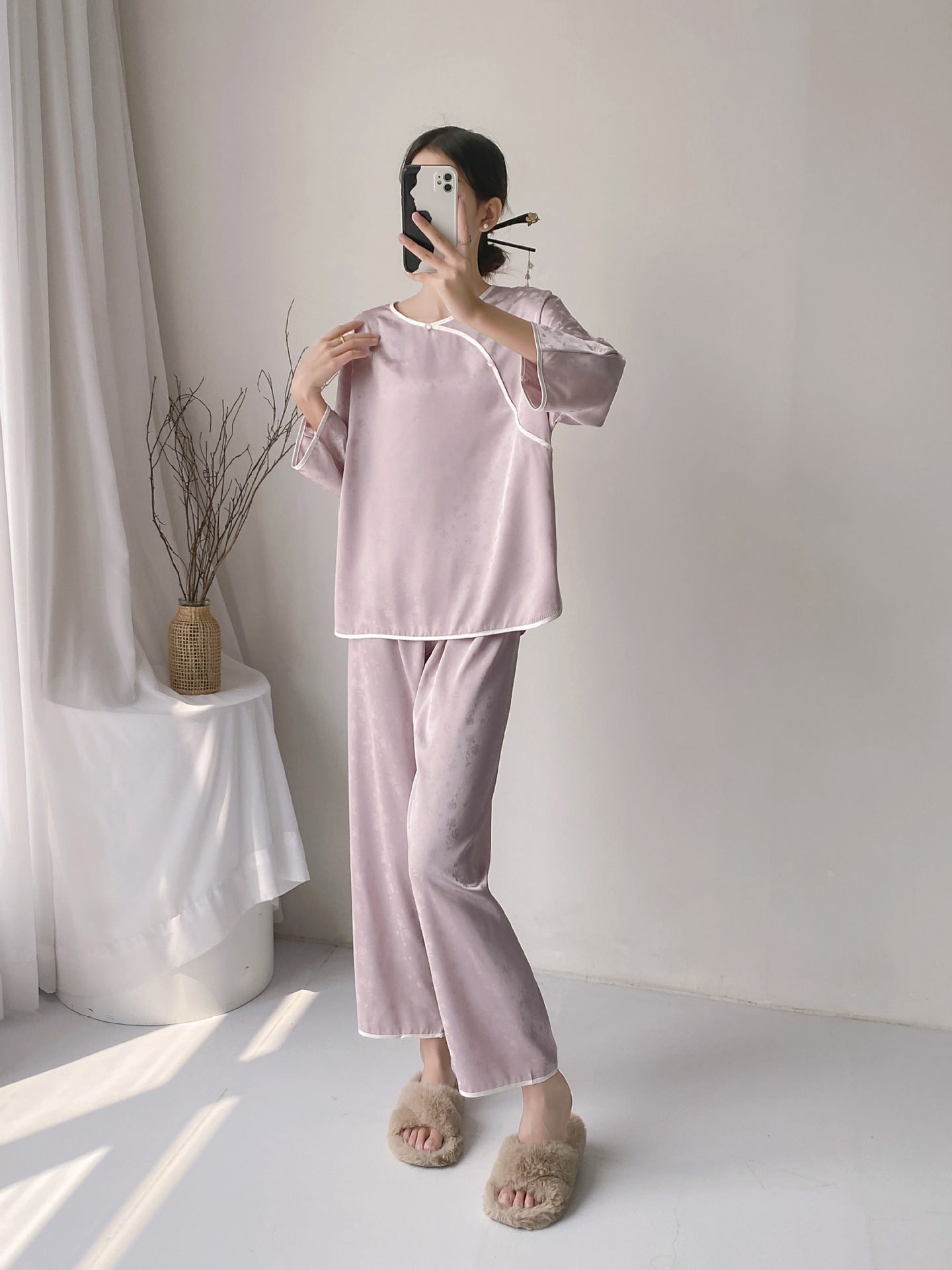 Bộ đồ ngủ dài tay quần dài cổ tròn, lụa băng, phong cách Giang Nam XINY DN108250