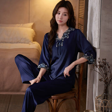 Bộ đồ ngủ lụa đá phối ren cổ chữ V tay dài - chất liệu mỏng nhẹ, sang trọng, mặc nhà cao cấp