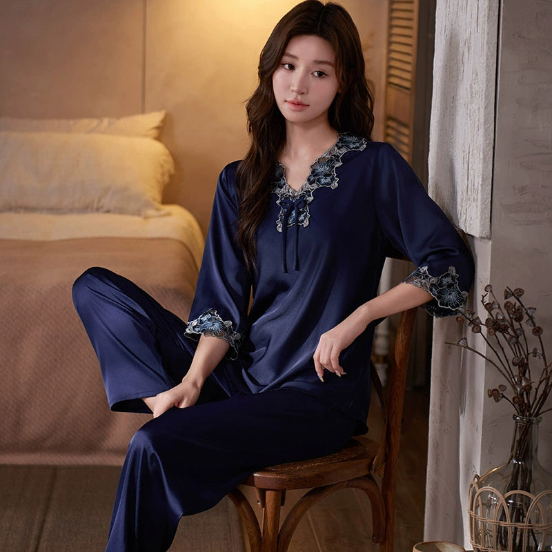 Bộ đồ ngủ lụa đá phối ren cổ chữ V tay dài - chất liệu mỏng nhẹ, sang trọng, mặc nhà cao cấp