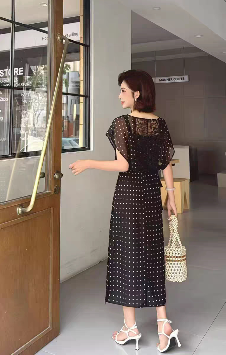 Đầm ren chấm bi cổ điển B373