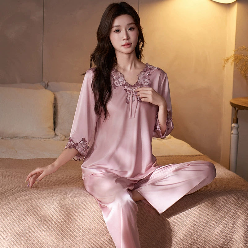 Bộ đồ ngủ lụa đá phối ren cổ chữ V tay dài - chất liệu mỏng nhẹ, sang trọng, mặc nhà cao cấp