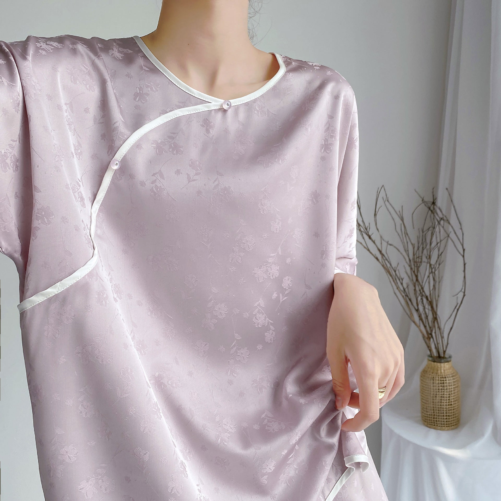 Bộ đồ ngủ dài tay quần dài cổ tròn, lụa băng, phong cách Giang Nam XINY DN108250