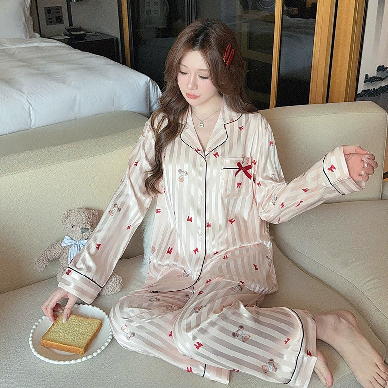 Bộ đồ ngủ lụa băng hoạ tiết nơ gấu tay dài phong cách Pháp - chất liệu mát mẻ, mẫu hot trend