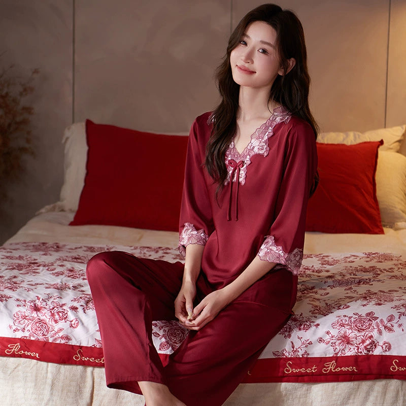 Bộ đồ ngủ lụa đá phối ren cổ chữ V tay dài - chất liệu mỏng nhẹ, sang trọng, mặc nhà cao cấp