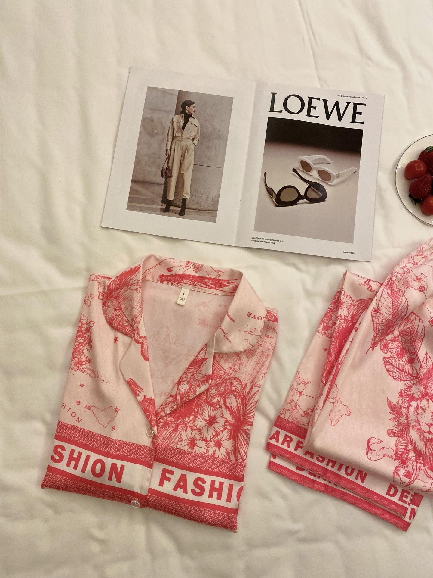 Đồ ngủ Pijama lụa xước hàng hiệu cộc tay màu hồng loang DN404240