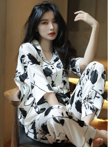Đồ ngủ Pijama lụa băng  tay lỡ hàng hiệu họa tiết hoa hồng trắng đen DN423240